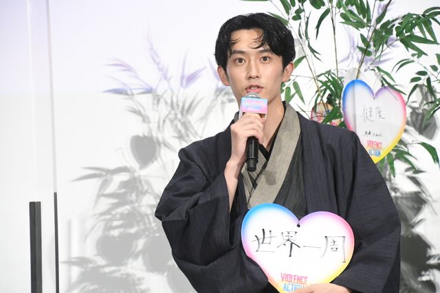 橋本環奈、杉野遥亮、鈴鹿央士、馬場ふみから浴衣姿で登壇！『バイオレンスアクション』完成披露試写会（53枚目）