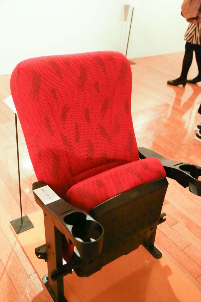 閉館された映画館の看板、座席も展示「写真展 映画館　映写技師／写真家 中馬聰の仕事」ギャラリー（4枚目）