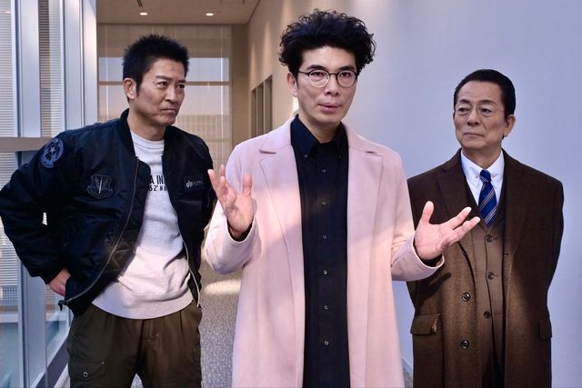 右京に迫る謎の男たち…「相棒season23」第18話（最終回SP前篇）場面カット（3枚目）