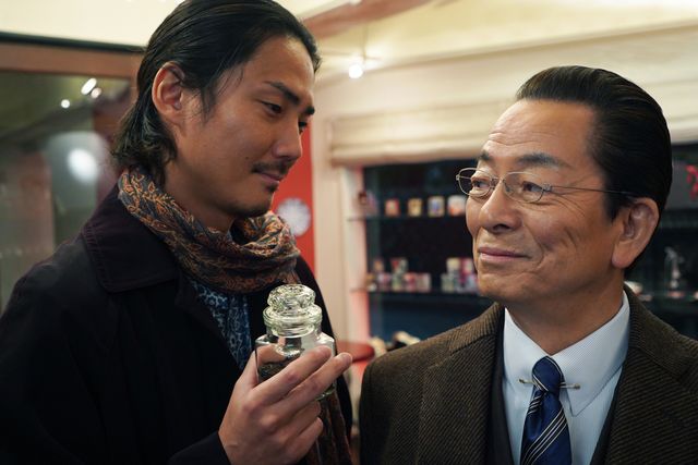 右京に迫る謎の男たち…「相棒season23」第18話（最終回SP前篇）場面カット（7枚目）