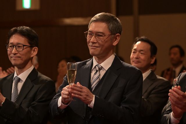 右京に迫る謎の男たち…「相棒season23」第18話（最終回SP前篇）場面カット（9枚目）