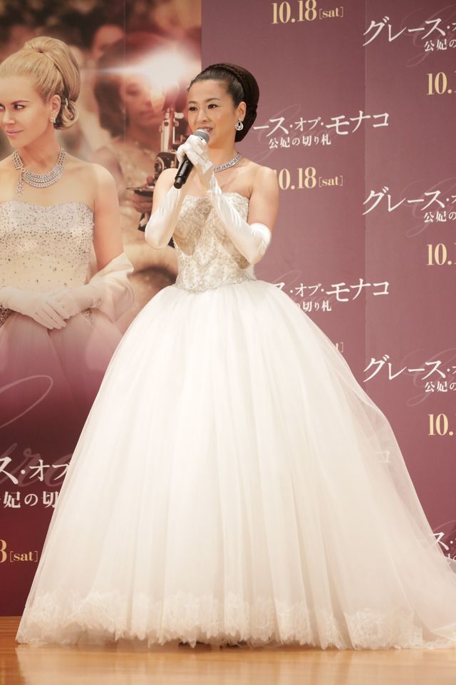 美しい！1億円のジュエリーを身に着けた檀れいフォトギャラリー（4枚目）