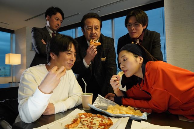 怪しすぎるコンサル集団…「相棒season23」第12話場面カット（3枚目）