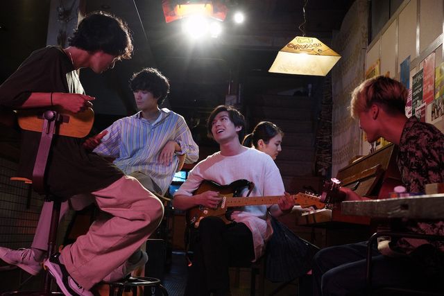 新田真剣佑の優しいまなざし…！『サヨナラまでの30分』場面カット＜全9枚＞（3枚目）