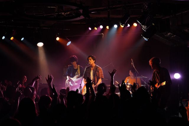 新田真剣佑の優しいまなざし…！『サヨナラまでの30分』場面カット＜全9枚＞（7枚目）