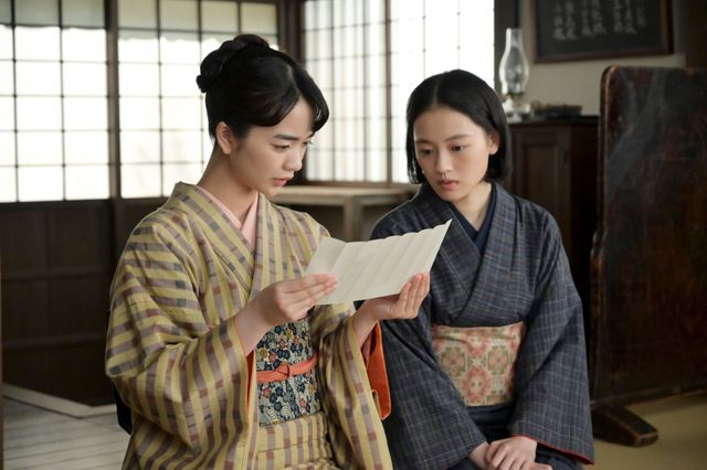 【画像9枚】朝ドラ「風、薫る」多江（生田絵梨花）が手紙を書いて…第106回場面写真（3枚目）
