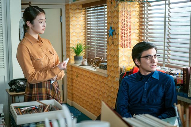 メイコ（原菜乃華）から話を聞いて…「あんぱん」第23週「ぼくらは無力だけれど」第112回（2枚目）