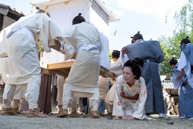 幸福の絶頂から地獄へ…壊れゆく誰袖（福原遥）「べらぼう」第28回場面写真（4枚目）