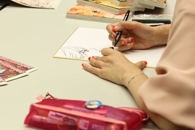 名探偵コナン×ちはやふるコラボイラスト製作中の様子フォトギャラリー：フォトギャラリー