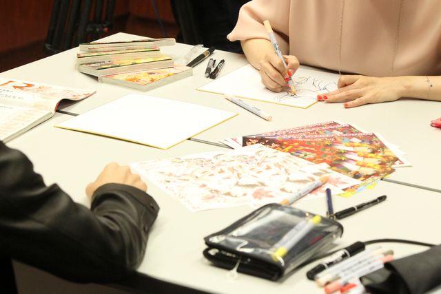 名探偵コナン×ちはやふるコラボイラスト製作中の様子フォトギャラリー（4枚目）