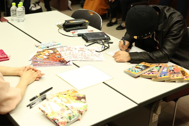 名探偵コナン×ちはやふるコラボイラスト製作中の様子フォトギャラリー（7枚目）