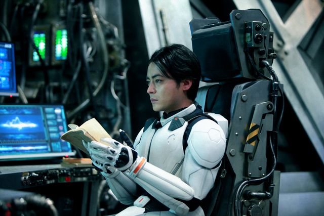 武井咲の宇宙服姿！伊藤英明『テラフォーマーズ』撮影現場フォトギャラリー（2枚目）