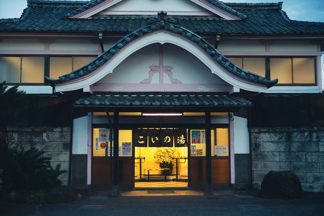 吉沢亮が壁ドン！板垣李光人＆原菜乃華と実写映画『ババンババンバンバンパイア』撮影現場＜7枚＞（6枚目）