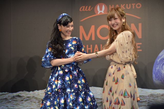 神田沙也加＆篠原ともえ、宇宙ファッションで日本の月面レースを応援！フォトギャラリー（23枚目）