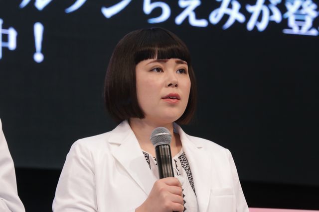 メガネ＆白衣の桐谷美玲！ドラマ「人は見た目が100パーセント」イベント ギャラリー（2枚目）