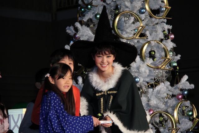 映画『オズ はじまりの戦い』サンタイベント写真ギャラリー（5枚目）