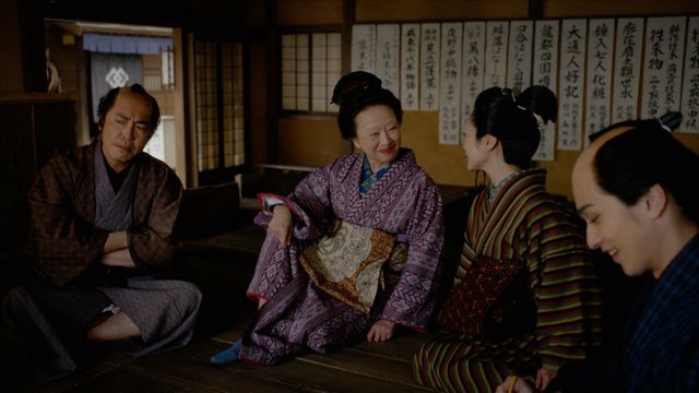 100年後のまげはどうなってる？恋川春町が思い描く未来の江戸「べらぼう」第19回場面写真（6枚目）