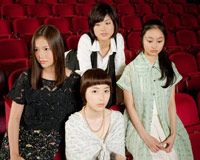 成海璃子、忽那汐里、森田彩華、草刈麻有