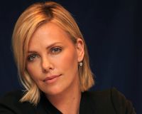 リドリー・スコット監督、シャーリーズ・セロン、ノオミ・ラパス