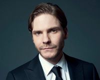 R・ハワード監督、C・ヘムズワース、D・ブリュール