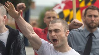 ダニエル・ラドクリフ、カメラの前で丸刈りに!壮絶ネオナチ役づくり