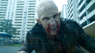 『パシリム』デル・トロ監督のヴァンパイア地獄を生き残れ！