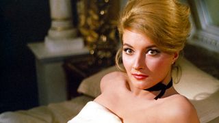セクシーなボンドガールを勝手にランキング!TOP10はこの美女達!