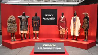 実写化!『キングダム』信、エイ政、楊端和、河了貂、成キョウ、王騎の衣装!