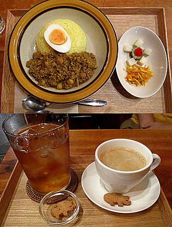 カレー+びわ茶