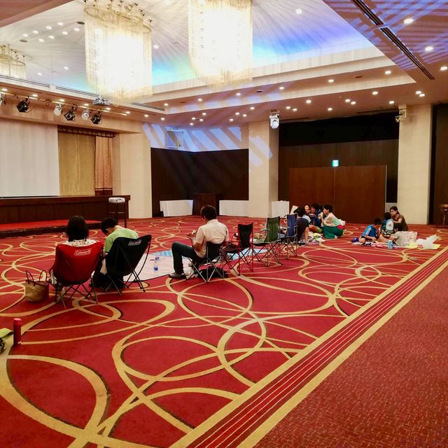 会場