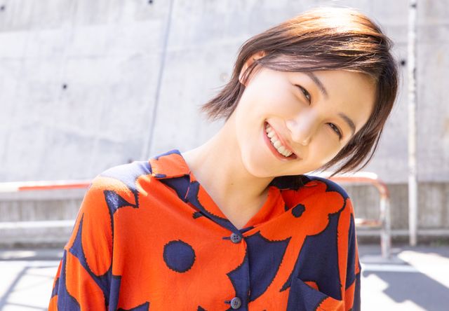 山口まゆ