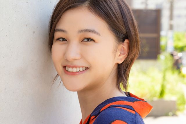 山口まゆ