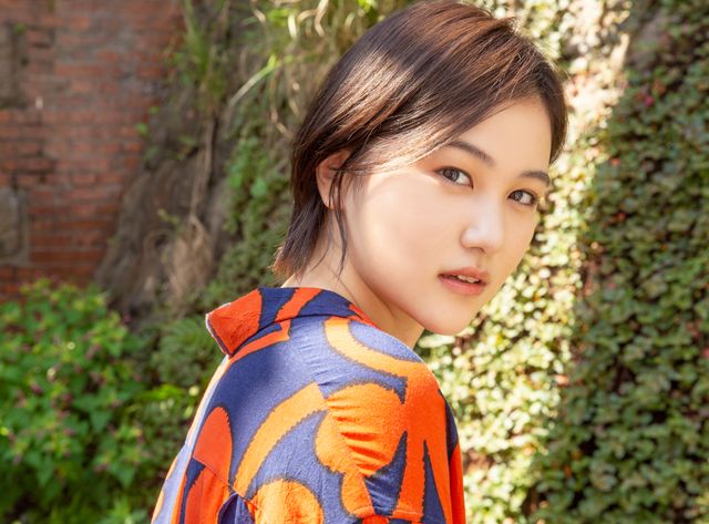 山口まゆ