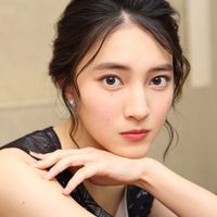 美女の風格を漂わせる美少女