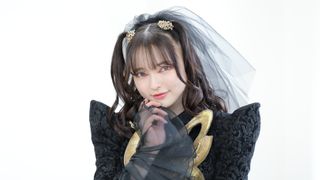 『仮面ライダーガッチャード』クールで妖艶なラケシスの素顔：坂巻有紗