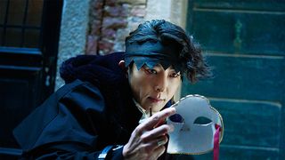 岸辺露伴の衣装、コンセプトは中世の修道士!人物デザイン監修・柘植伊佐夫が解説