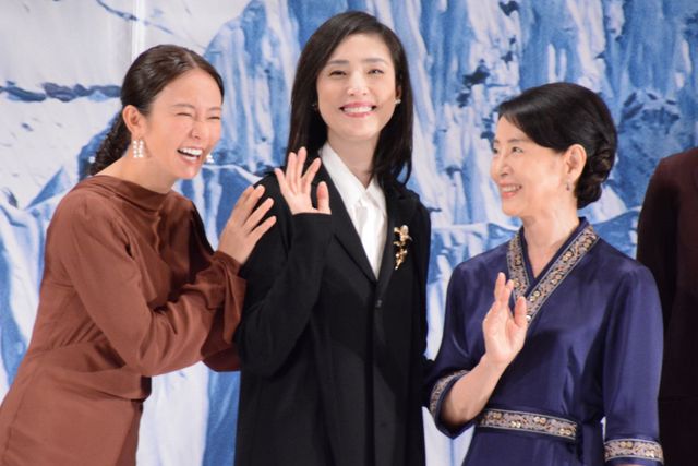 美の競演！吉永小百合、天海祐希、のん、木村文乃、茅島みずきら『てっぺんの向こうにあなたがいる』完成披露舞台挨拶（4枚目）