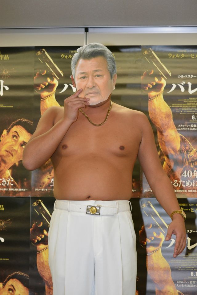 ロバート秋山、梅宮本人の前で「体モノマネ」を披露！　クラウディアさんがタイプと禁断の告白も！　画像ギャラリー（12枚目）