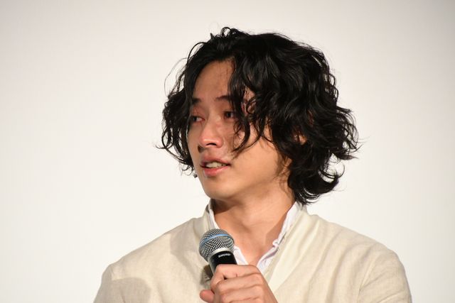 山崎賢人、涙止まらない舞台挨拶　大沢たかおと『キングダム　運命の炎』大ヒット御礼イベント（6枚目）