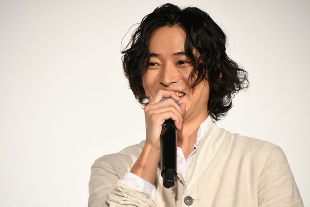 山崎賢人、涙止まらない舞台挨拶　大沢たかおと『キングダム　運命の炎』大ヒット御礼イベント（7枚目）