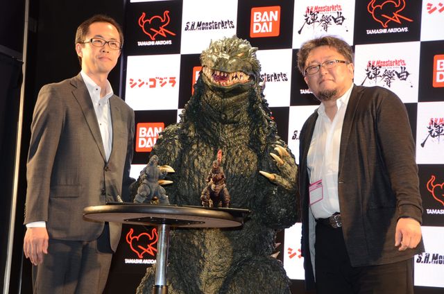 商品化できるものならしてみやがれ！『シン・ゴジラ』樋口真嗣監督＆山内章弘プロデューサーがフィギュアにも興味津々！「S.H.MonsterArts ゴジラシリーズ」発表会フォトギャラリー：フォトギャラリー