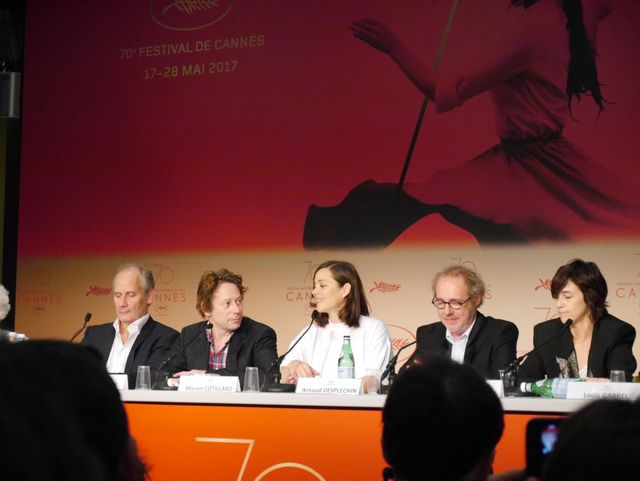 マリオン・コティヤール、シャルロット・ゲンズブール、マチュー・アマルリックが三角関係に！カンヌオープニング作品『Ismael's Ghosts』会見フォトギャラリー（4枚目）