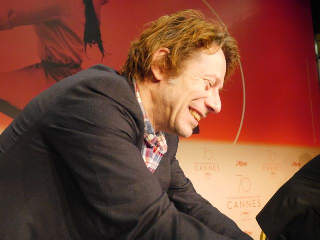 マリオン・コティヤール、シャルロット・ゲンズブール、マチュー・アマルリックが三角関係に！カンヌオープニング作品『Ismael's Ghosts』会見フォトギャラリー（6枚目）