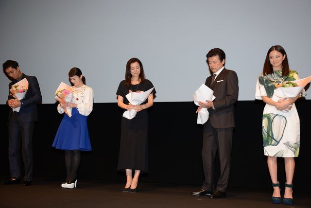 三浦友和、妻役・鈴木京香にデレデレ！貫地谷しほり＆中越典子＆渡辺大も登場！映画『救いたい』完成披露試写会フォトギャラリー（6枚目）