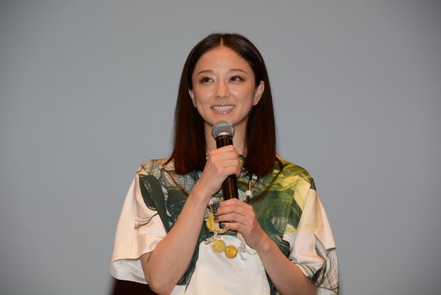 三浦友和、妻役・鈴木京香にデレデレ！貫地谷しほり＆中越典子＆渡辺大も登場！映画『救いたい』完成披露試写会フォトギャラリー（16枚目）