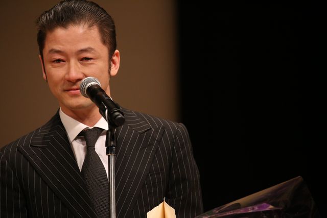 浅野忠信、男泣き…ブルーリボン賞フォトギャラリー（8枚目）