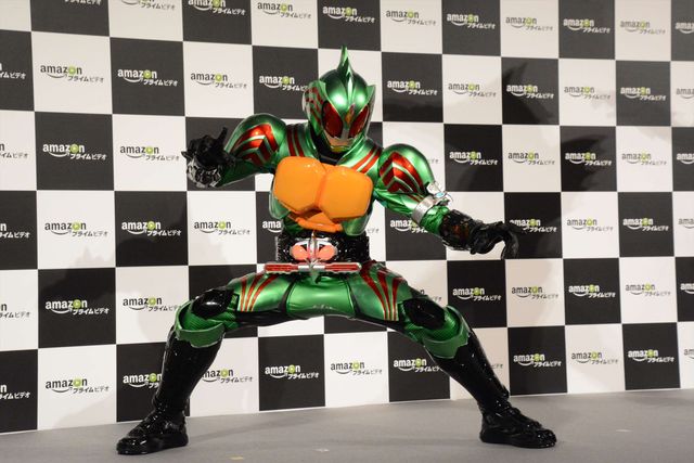 ディーン・フジオカ、清野菜名をバナナで餌付け？フォトギャラリー（3枚目）