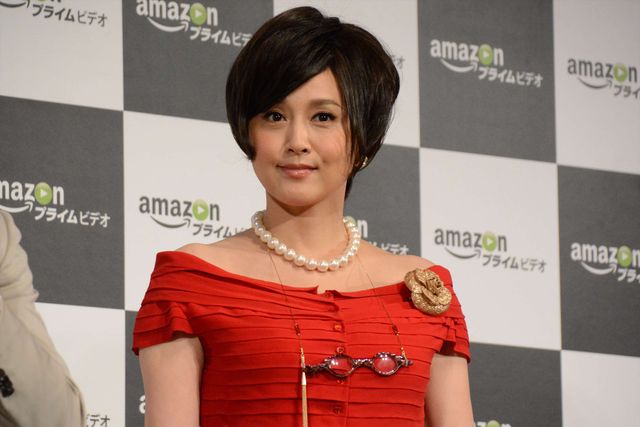 ディーン・フジオカ、清野菜名をバナナで餌付け？フォトギャラリー（12枚目）