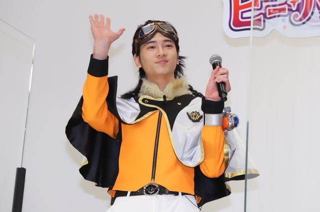 小宮璃央＆木原瑠生ら1年間を振り返る！『魔進戦隊キラメイジャー THE MOVIE ビー・バップ・ドリーム』公開記念舞台あいさつ（15枚目）