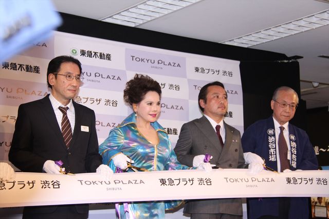 デヴィ夫人、バツグンのプロポーション披露！フォトギャラリー（9枚目）